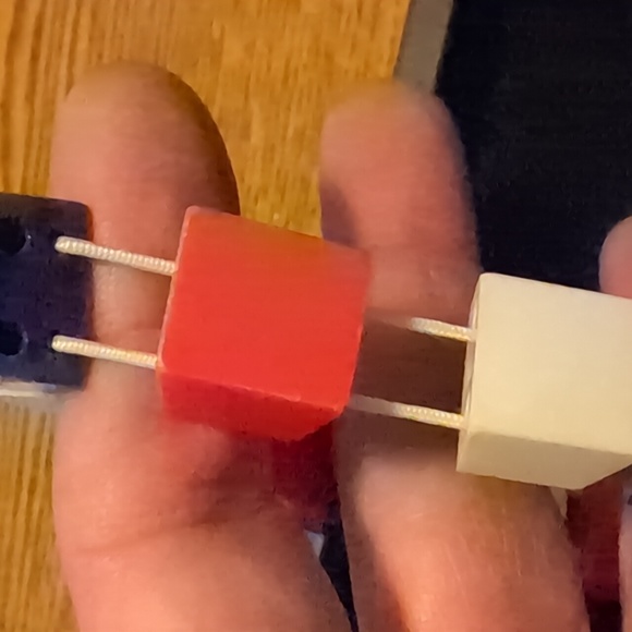 Red White Blue Expansion Stretch Bracelet Chunky Vintage Plastic - Picture 3 of 3